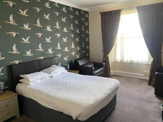 Double Room image 4
