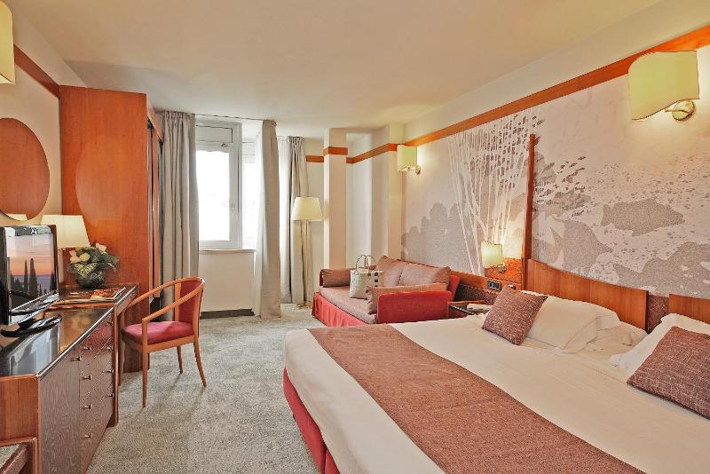 Junior Suite image 1