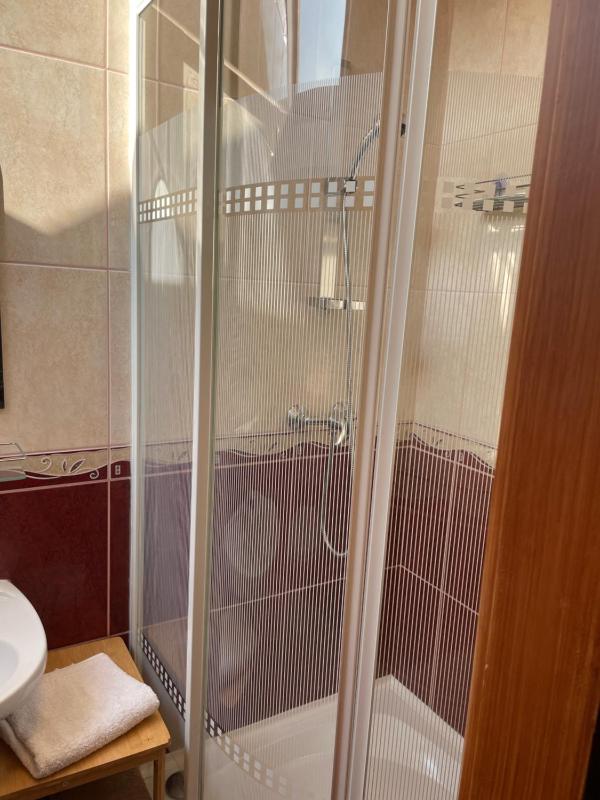 Rózsakert Apartmanház - image 2