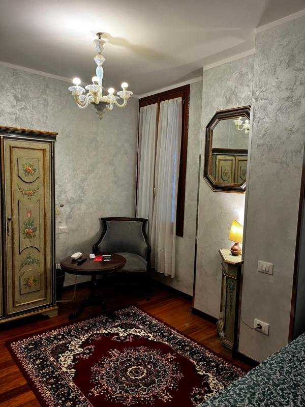 Single Room image 3