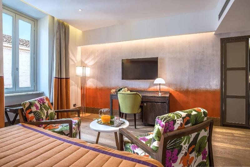 Luxury Suite image 3