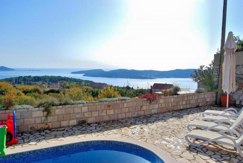 Five Bedroom Holiday Home with Pool - image 1