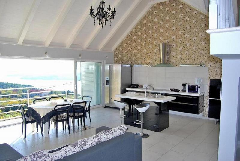Five Bedroom Holiday Home with Pool - image 8