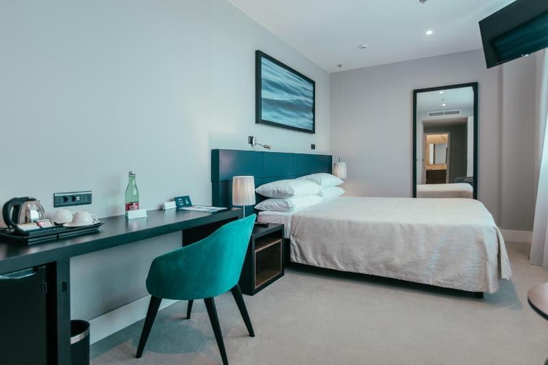 Classic Double Room image 1