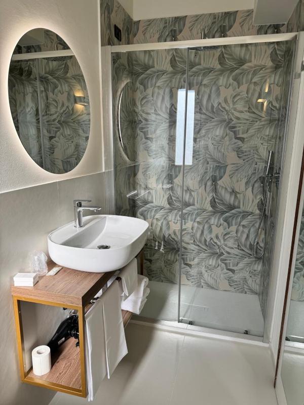 Superior Double Room image 3