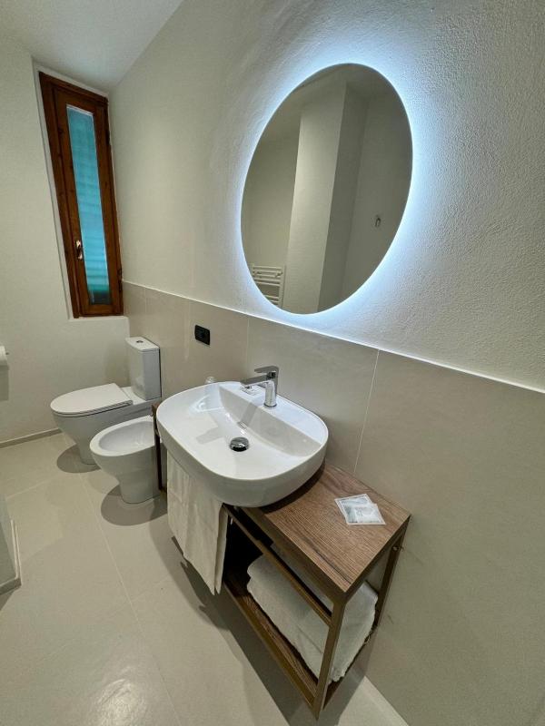 Superior Double Room image 4