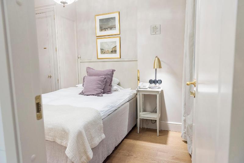 Single Room image 1