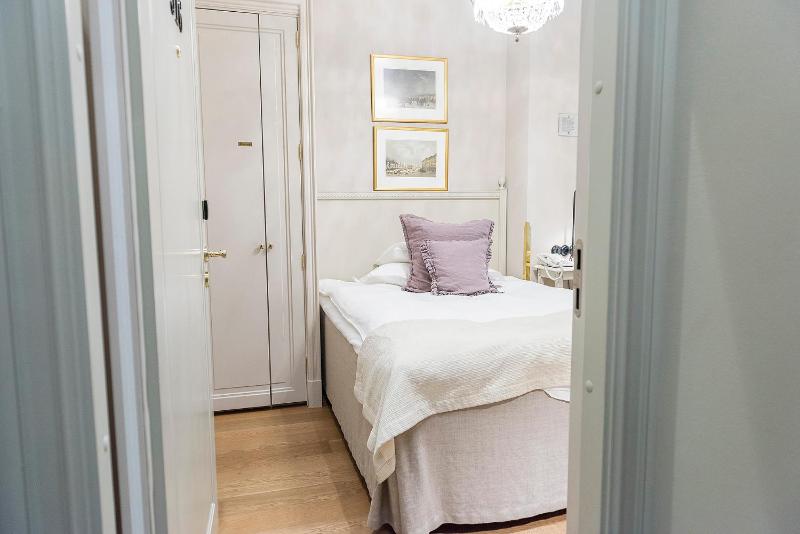 Single Room image 3