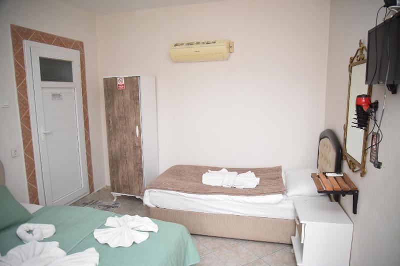 Deluxe Family Room image 1