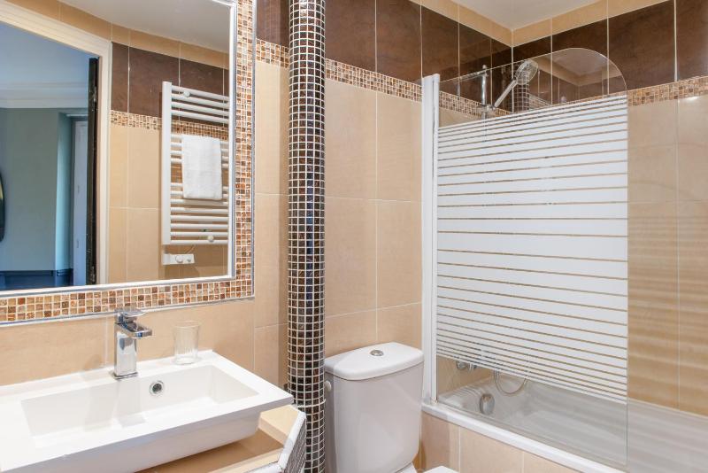 Superior Double Room image 3