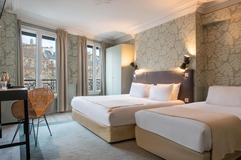 Deluxe Triple Room image 1