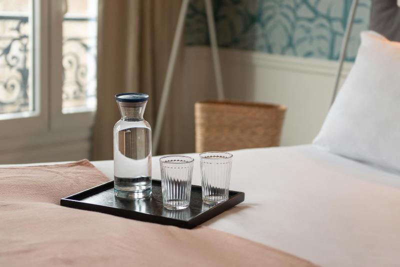 Deluxe Double Room image 4