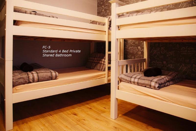 Quadruple Room with Shared Bathroom image 1