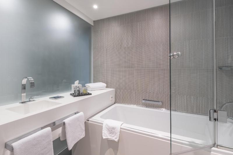 Standard Double Room image 3