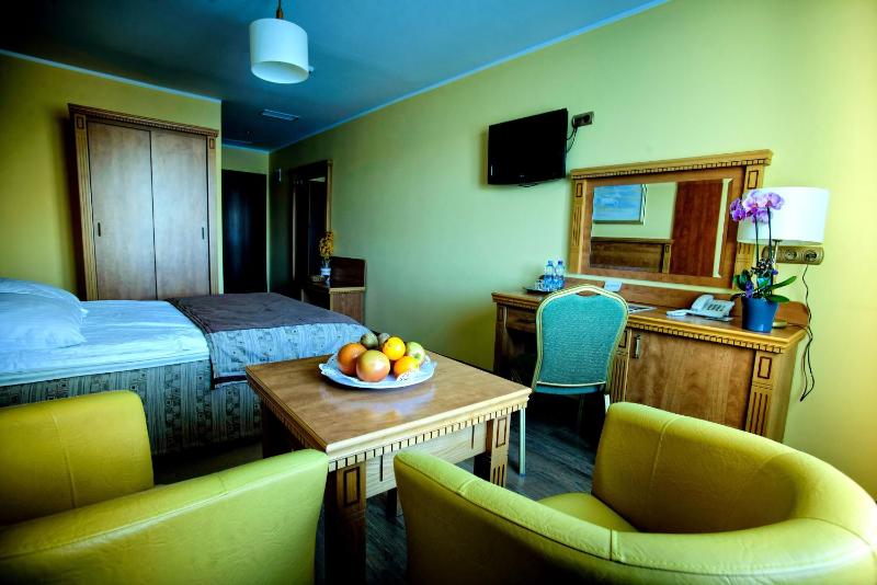 Deluxe Double Room image 4