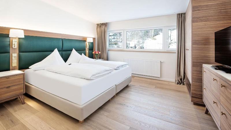 Executive Suite image 2