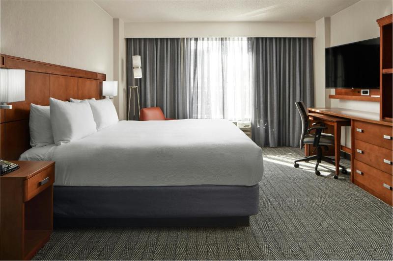 King Room image 3