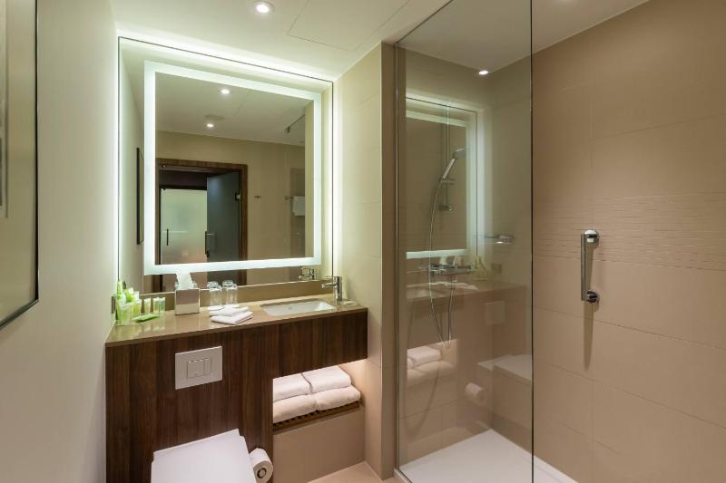 One-Bedroom King Suite image 2