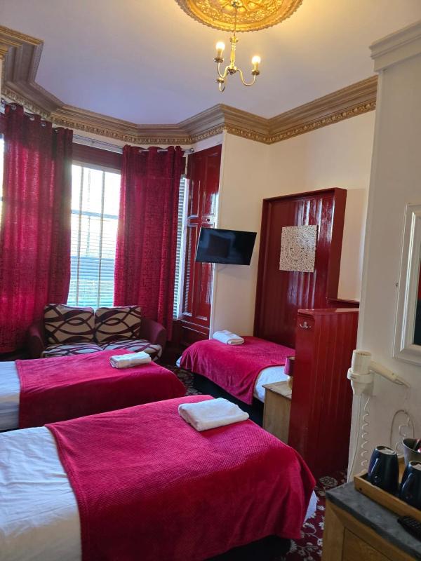 Executive Triple Room image 4
