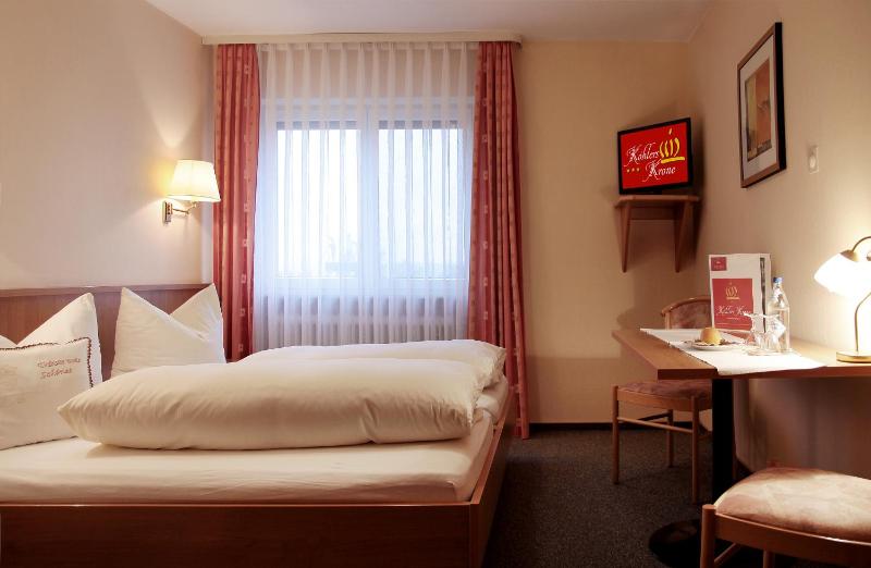 Double Room image 3