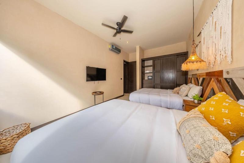 Villa Asana with Stunning Luxury Pool and Private Rooftop - image 15