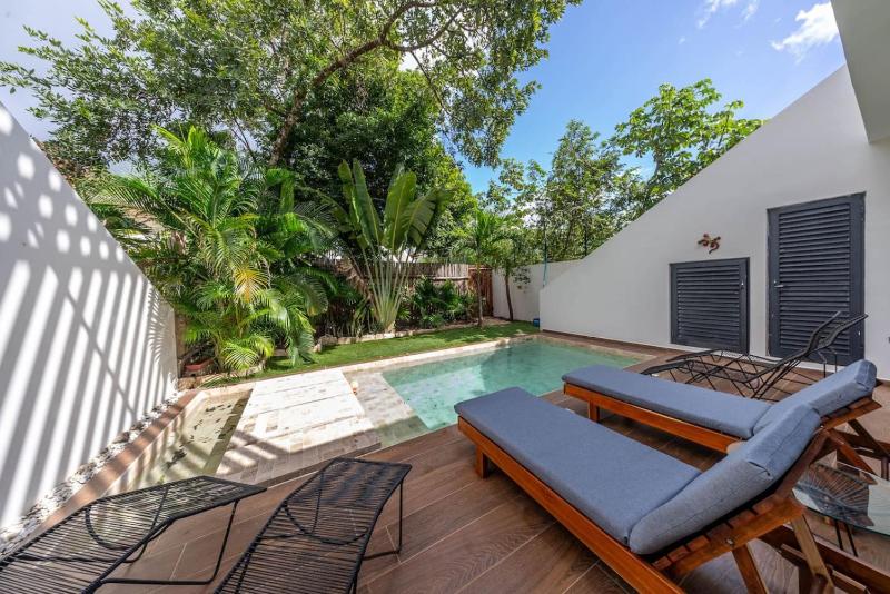 Villa Asana with Stunning Luxury Pool and Private Rooftop - image 40