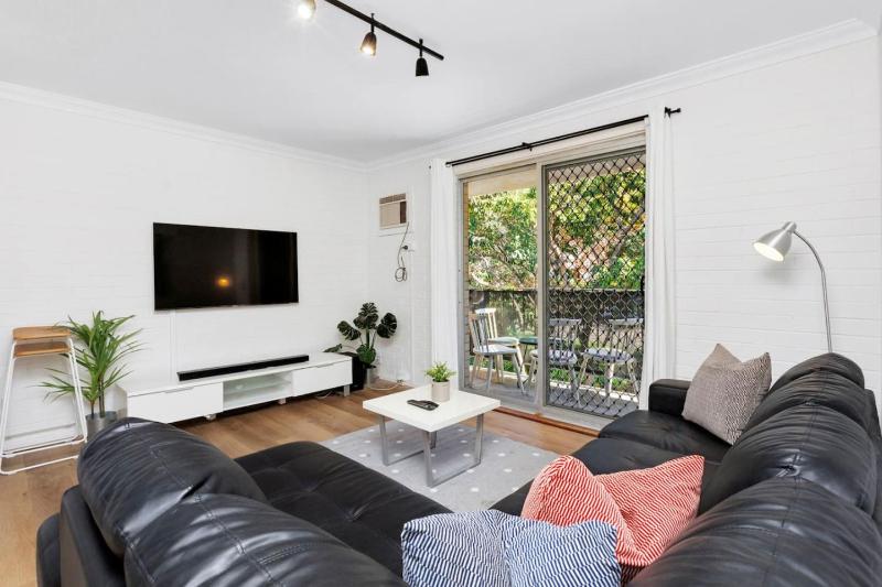 800m to the beach Stylish and Perfect location - image 5