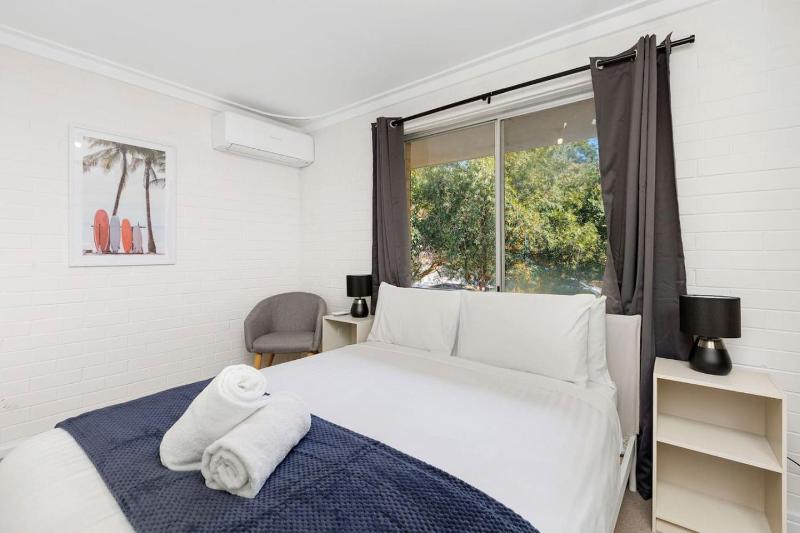 800m to the beach Stylish and Perfect location - image 2