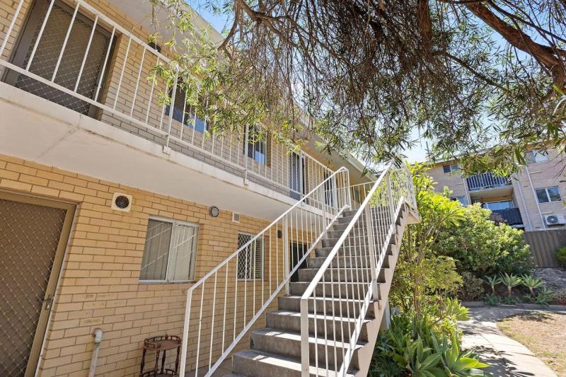 800m to the beach Stylish and Perfect location - image 13