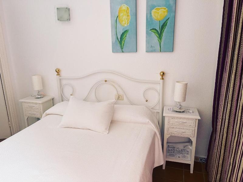 Standard Double Room image 3
