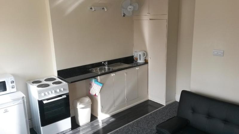 Double Room with Shared Bathroom image 3