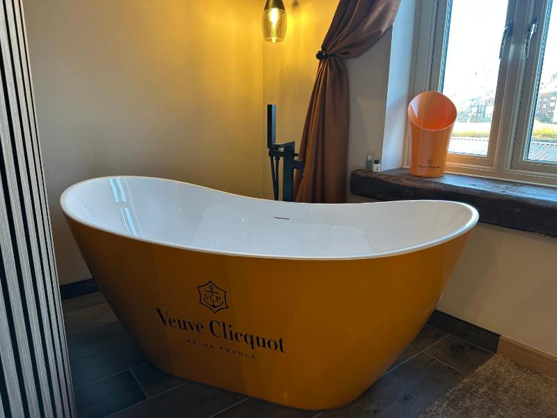 Deluxe Junior Suite image 3