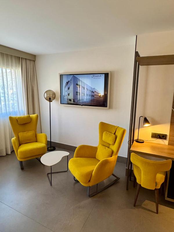 Superior Double Room image 1