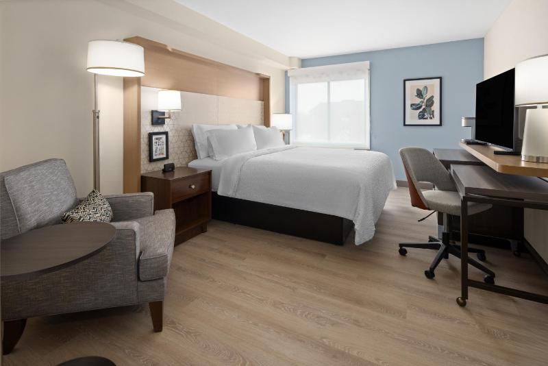 Standard King Room image 1