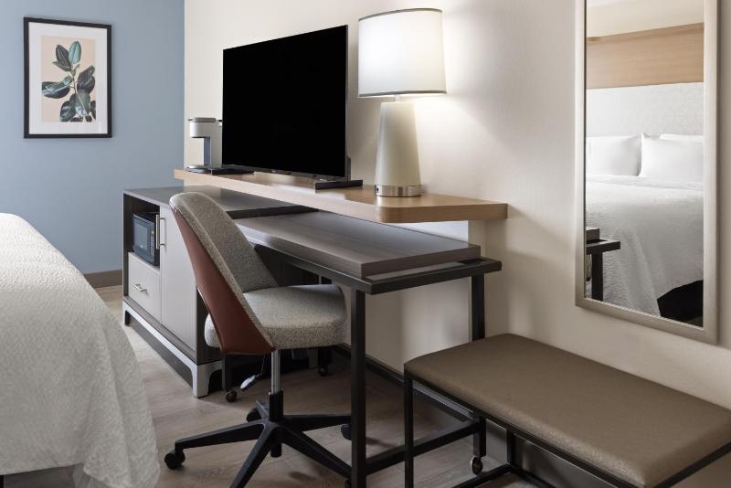 King Room - Hearing Accessible image 3