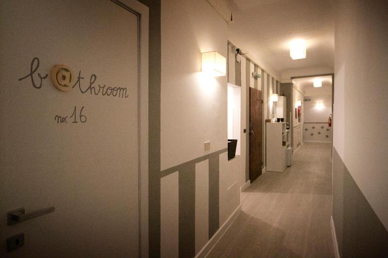 Double Room with Private External Bathroom image 2