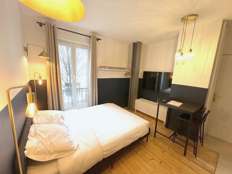 Studio Apartment image 1