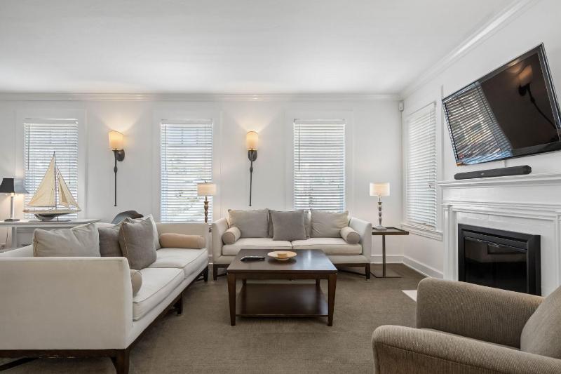 Standish House by BCA Furnished Apartments Standish House - image 13