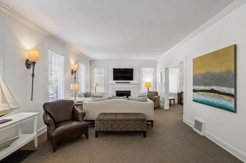 Standish House by BCA Furnished Apartments Standish House - image 29