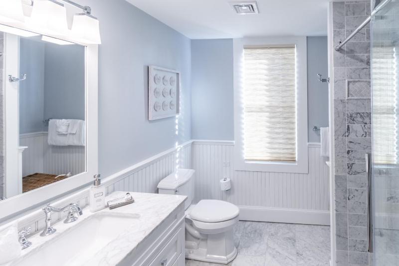 Basic Triple Room image 2