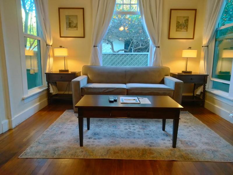 Superior King Room image 2