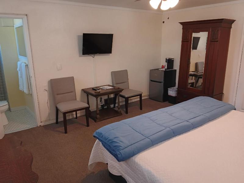 King Room image 2