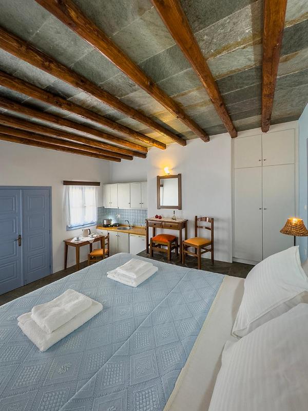 Studio with Sea View image 4