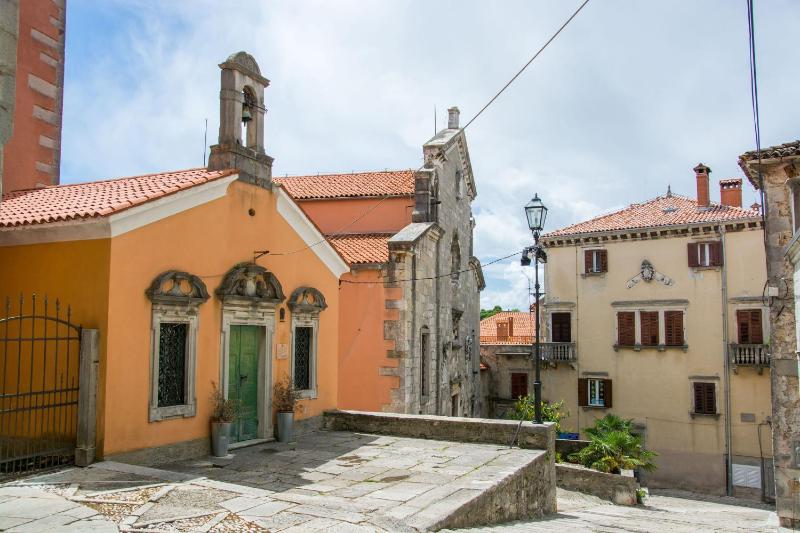 Casa Giuseppe /w Panoramic View - Happy Rentals - image 4