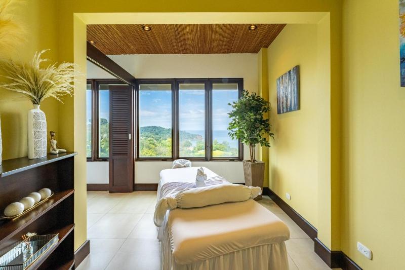 360 Splendor 405 Ocean View Condo- With Breakfast - image 3