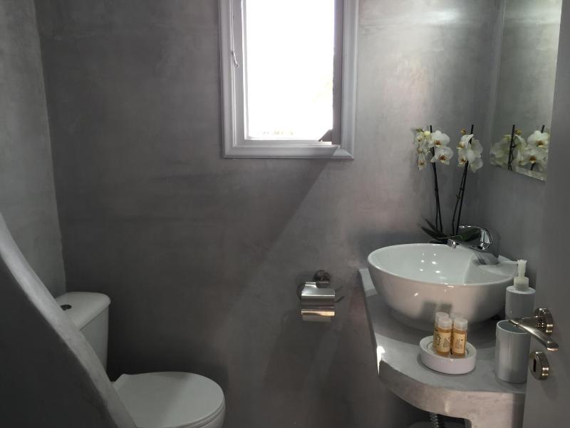 Studio with Balcony (2 Adults) - Split Level No 2 image 3