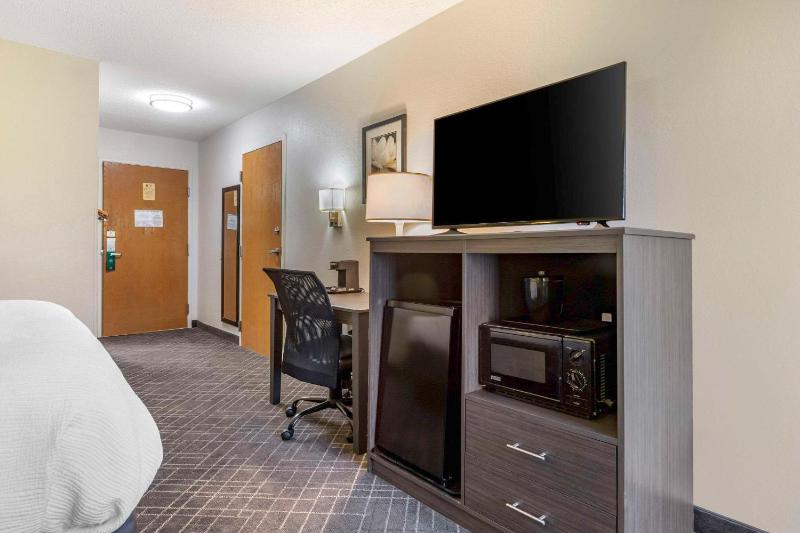 King Room with Tub - Disability Access/Non Smoking image 4