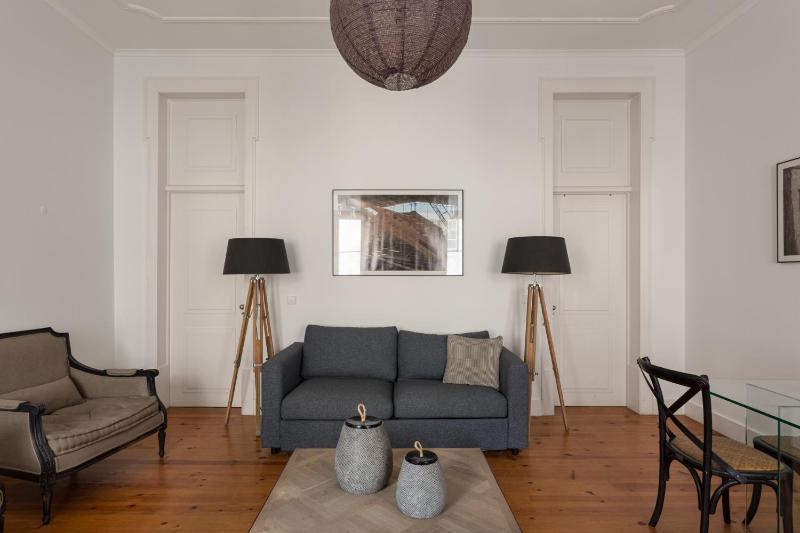 Chic 1-Bedroom in Cais do Sodré - Modern and Central - image 2