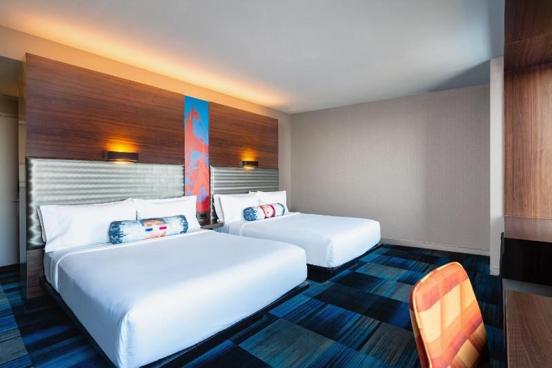 Aloft 2 Queen Beds, Guest room image 4