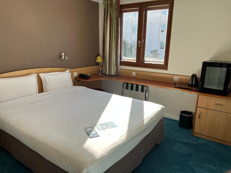 Double Room image 4